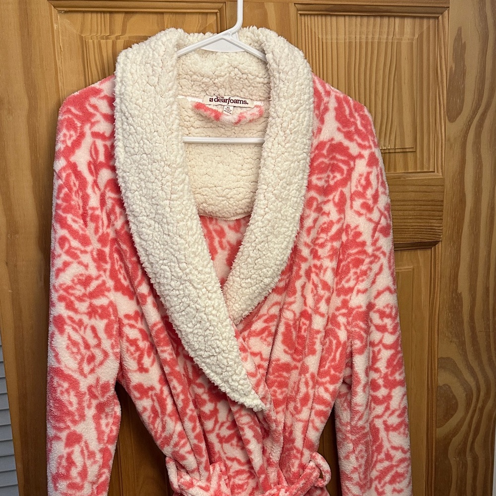 Dearfoams Pink and White Women's Fleece Robe